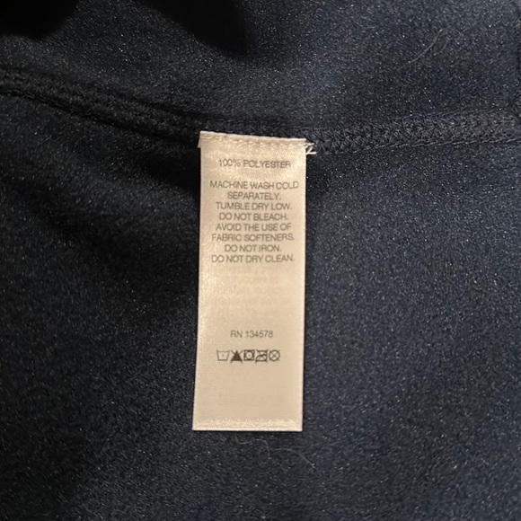 New Women’s Vineyard Vines Navy Vest size small - Picture 6 of 7